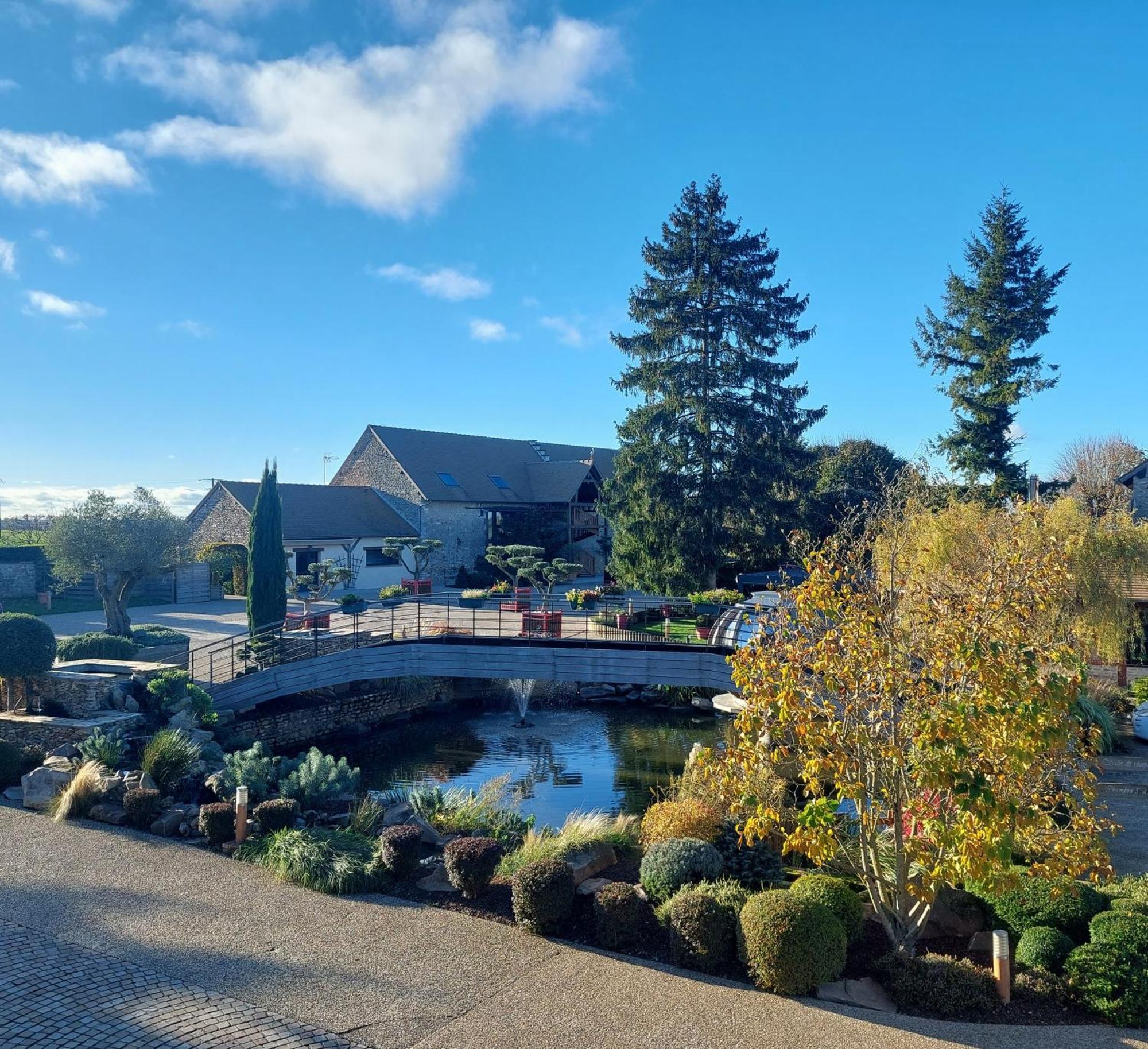 Domaine De La Haie Des Granges Ménilles Exterior photo